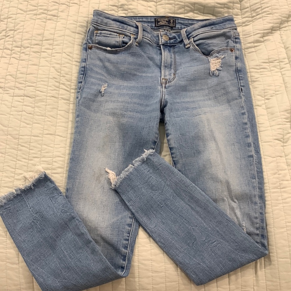A&F Harper low rise ankle jeans